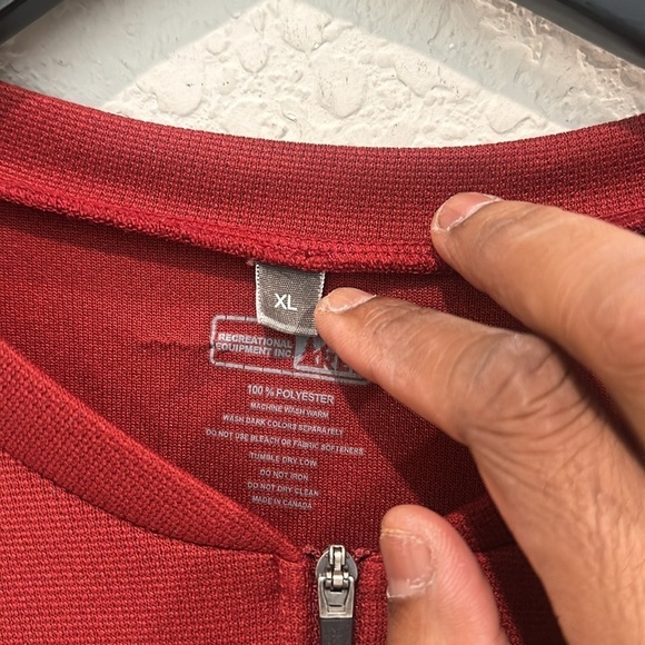 REI red men’s bike jersey size XL - Picture 2 of 5